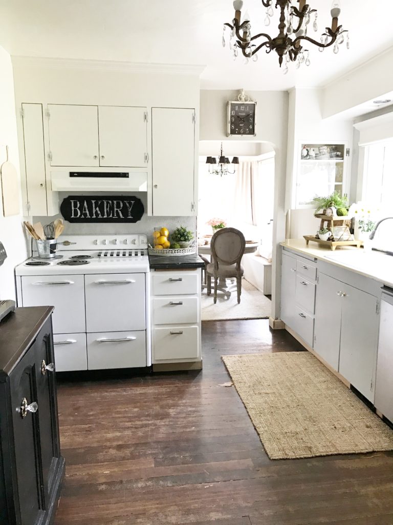 52 Farmhouse Kitchens You'll Want to Cook In All the Time