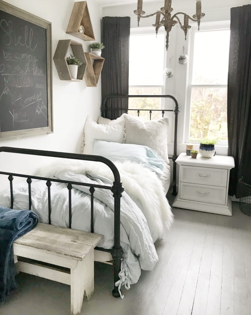 5 Style Tips for a Teen Girls Boho Farmhouse Bedroom - Hallstrom Home