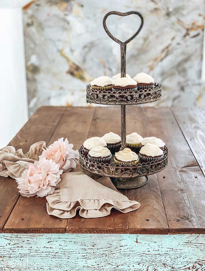 15 Cake Stands Perfect for Displaying Any Dessert