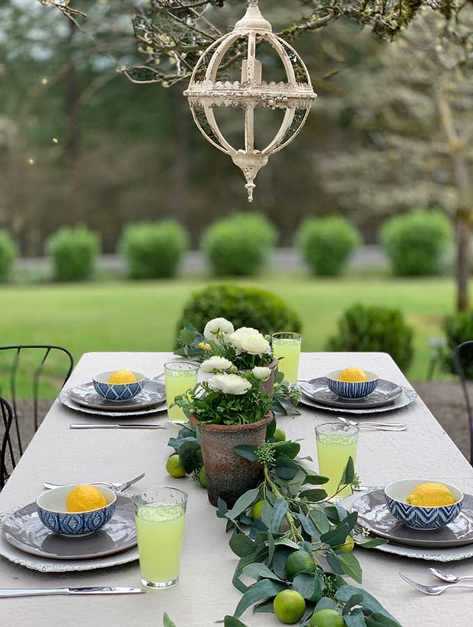 Spring Outdoor Table Ideas â Hallstrom Home