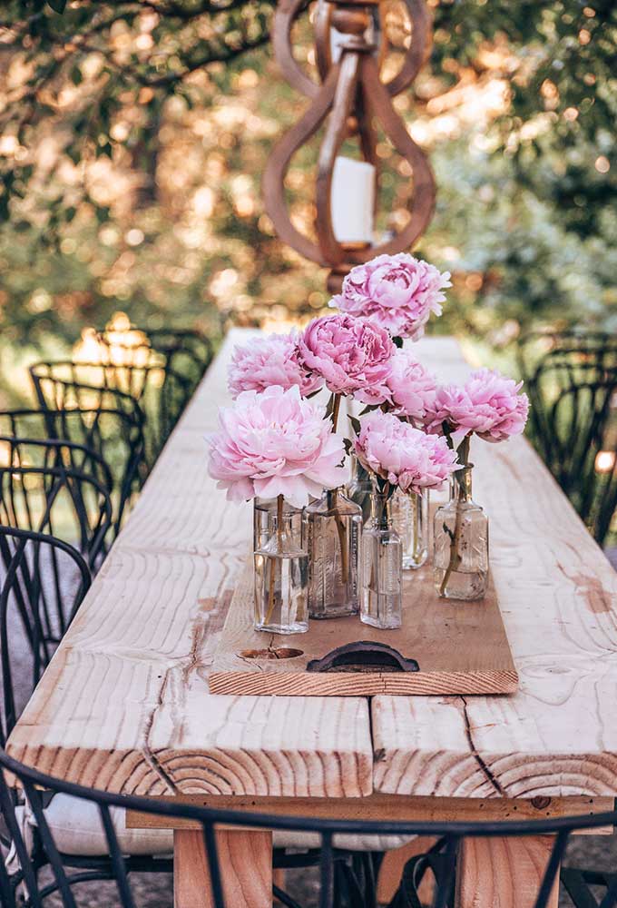 How To Build A DIY Farmhouse Wedding Table
