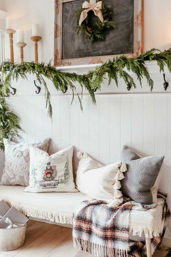 Farmhouse Entry with Fresh Holiday Garland – Hallstrom Home